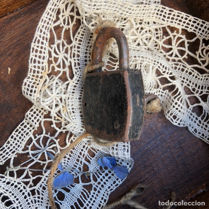 Antig&uuml;edades: Antiguo candado con la llave funcionando. - Foto 2