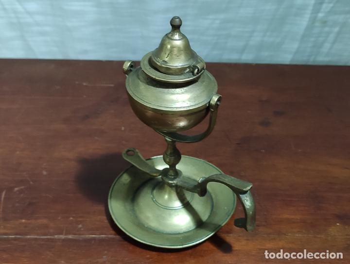 Antig&uuml;edades: QUINQUE , CANDIL, LUZ DE ACEITE DE LATON - Foto 1