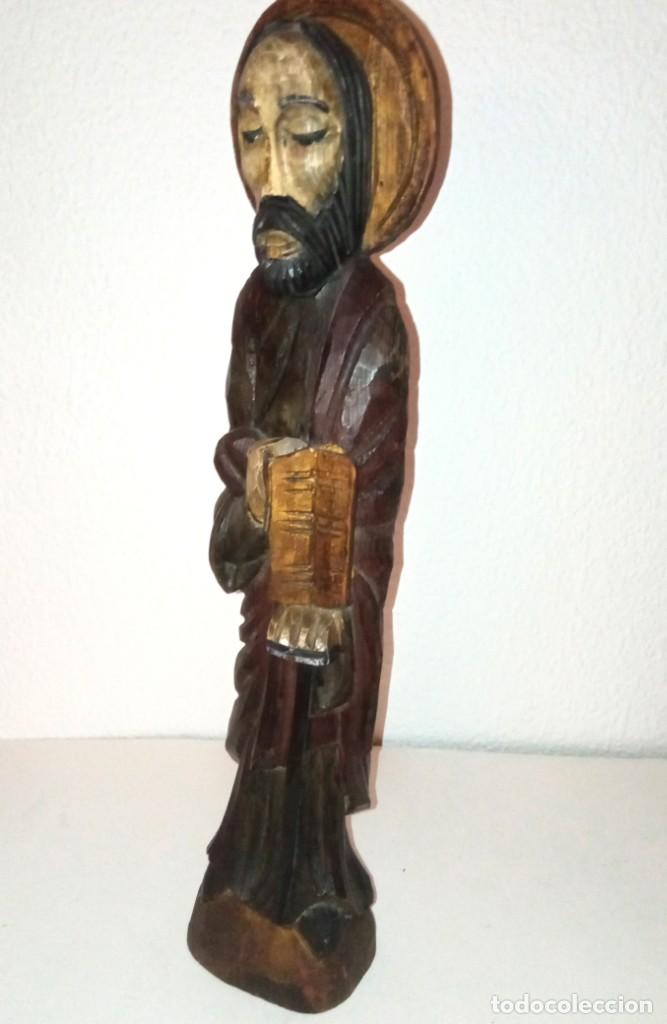 Antig&uuml;edades: figura de Moises en madera policromada - Foto 8