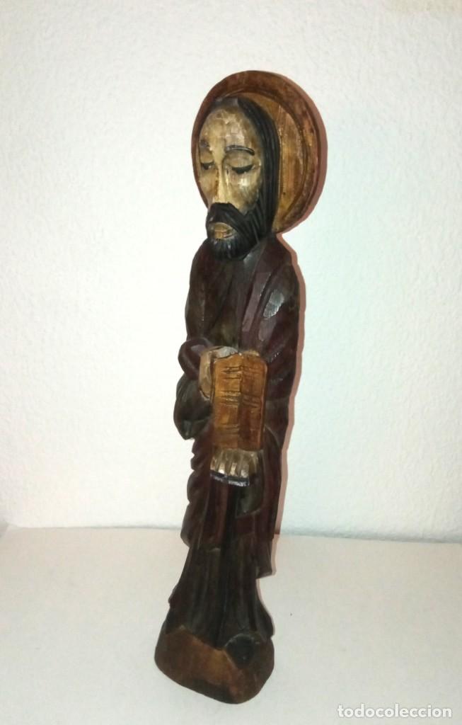 Antig&uuml;edades: figura de Moises en madera policromada - Foto 9