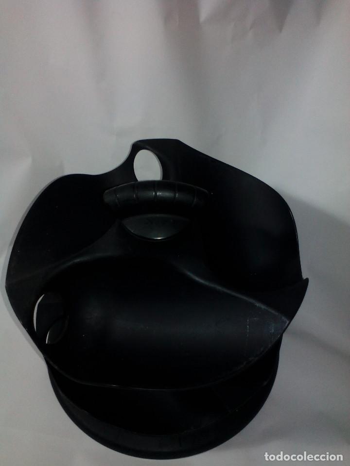 Antig&uuml;edades: BOTELLERO DE MESA GIRATORIO EN PVC , 6 BOTELLAS REF. GARA - Foto 2