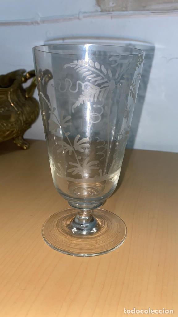 Antiquit&eacute;s: COPA ANTIGUA A LA ARENA CON DECORACION VEGETAL DE 14 CMS. DE ALTURA