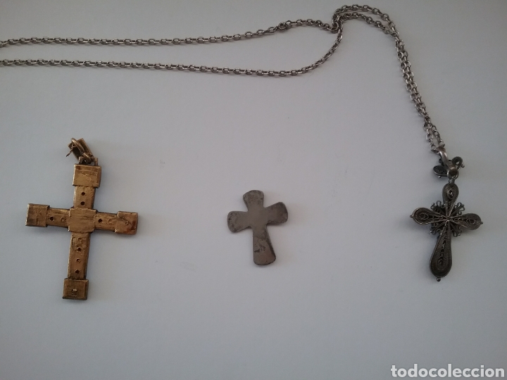 Antig&uuml;edades: Lote de 3 cruces en metal. - Foto 6