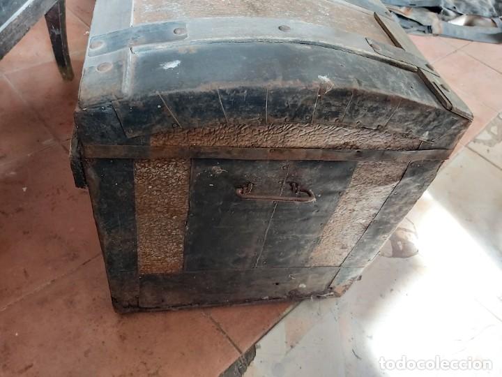 Antig&uuml;edades: Antiguo baul de chapa. Para restaurar. - Foto 7