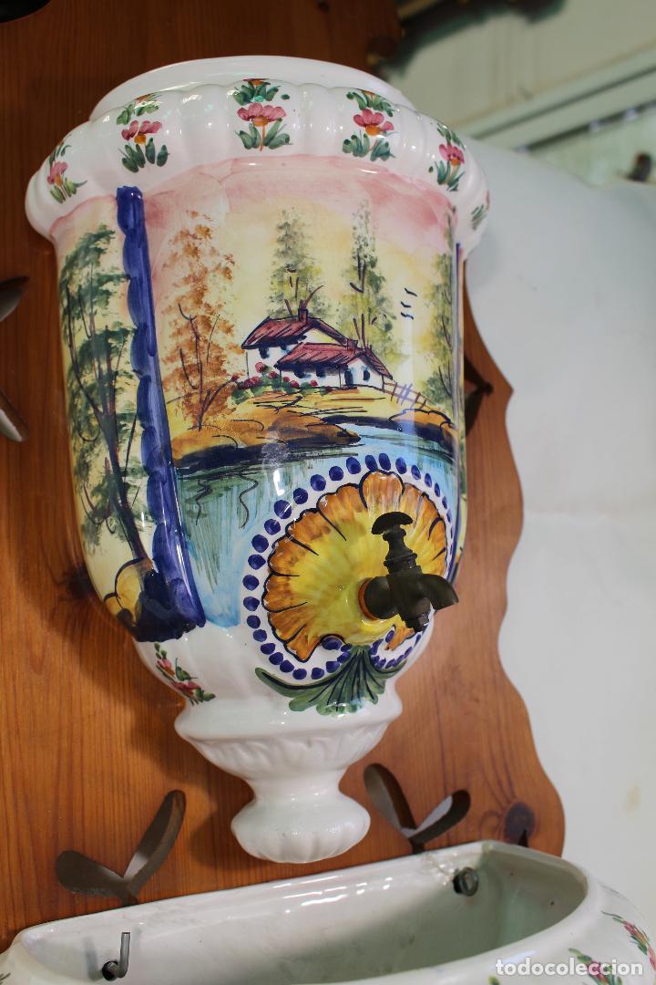 Antig&uuml;edades: aguamanil de ceramica de pared - Foto 2