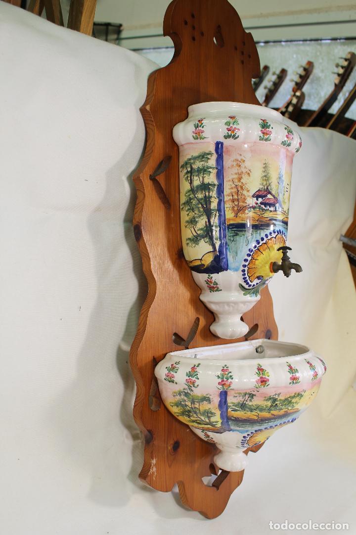 Antig&uuml;edades: aguamanil de ceramica de pared - Foto 5