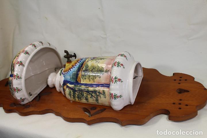 Antig&uuml;edades: aguamanil de ceramica de pared - Foto 7
