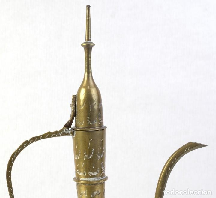 Antig&uuml;edades: Tetera oriental en metal dorado - Foto 4
