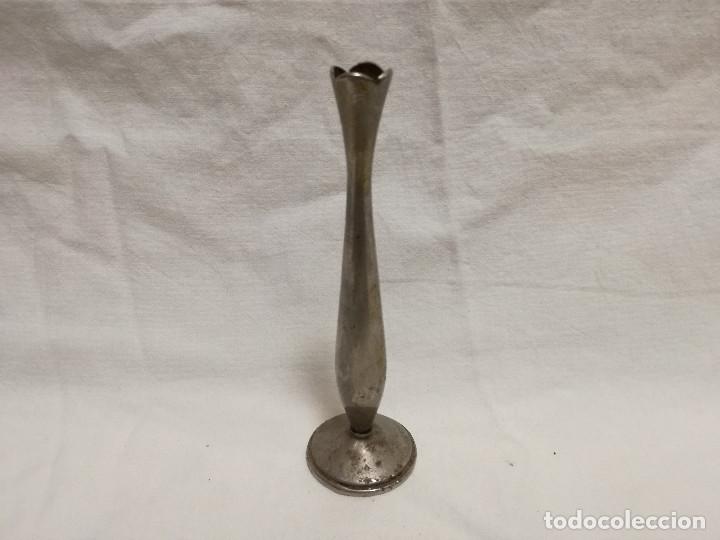 Antig&uuml;edades: PEQUE&Ntilde;O JARRON / FLORERO DE BRONCE / LATON CROMADO - Foto 2