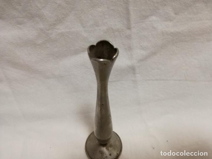 Antig&uuml;edades: PEQUE&Ntilde;O JARRON / FLORERO DE BRONCE / LATON CROMADO - Foto 3