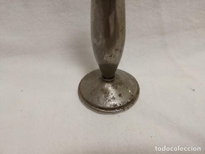 Antig&uuml;edades: PEQUE&Ntilde;O JARRON / FLORERO DE BRONCE / LATON CROMADO - Foto 4