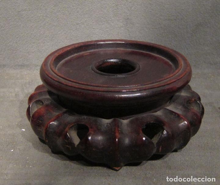 Antiguidades: ANTIGUA PEANA ORIENTAL PARA UNA PIEZA DE PORCELANA. Alt. 4 cm. Di&aacute;metro 11 cm. di&aacute;m. interior 7,5 cm