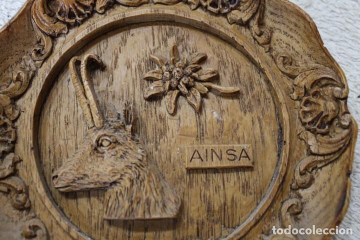 Antig&uuml;edades: PLATO ENRELIEVE AINSA PARA COLGAR - Foto 2