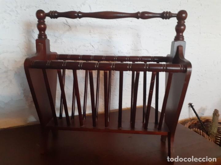 Antig&uuml;edades: Revistero de caoba vertical - Foto 2