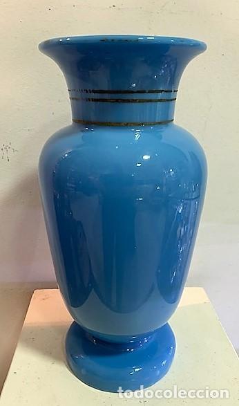 Antig&uuml;edades: Jarron de opalina azul siglo XIX - Foto 1