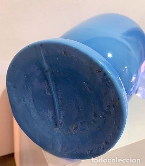 Antig&uuml;edades: Jarron de opalina azul siglo XIX - Foto 3