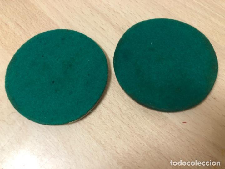Antig&uuml;edades: PAREJA DE POSAVASOS EN BRONCE DORADO - Foto 4