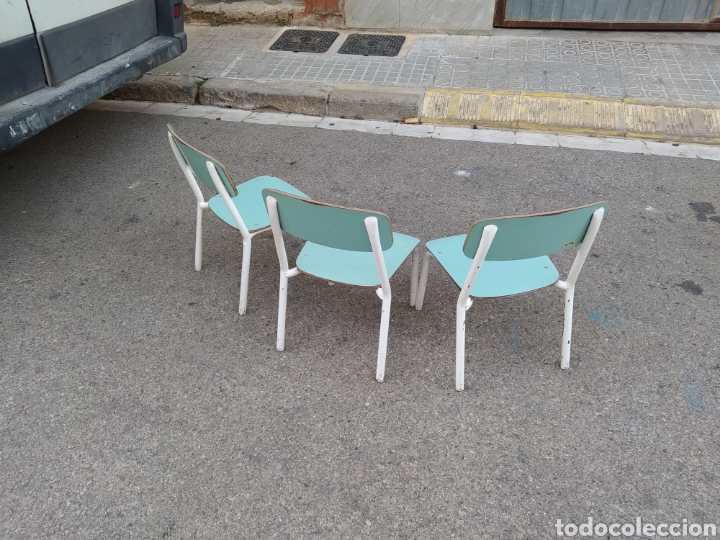 Antig&uuml;edades: 3sillas infantiles de colegio - Foto 3