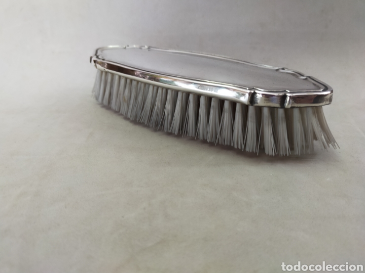 Antig&uuml;edades: CEPILLO DE TOCADOR EN PLATA PUNZONADA - Foto 2