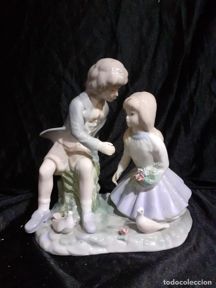 Antig&uuml;edades: Pareja de porcelana - Foto 1