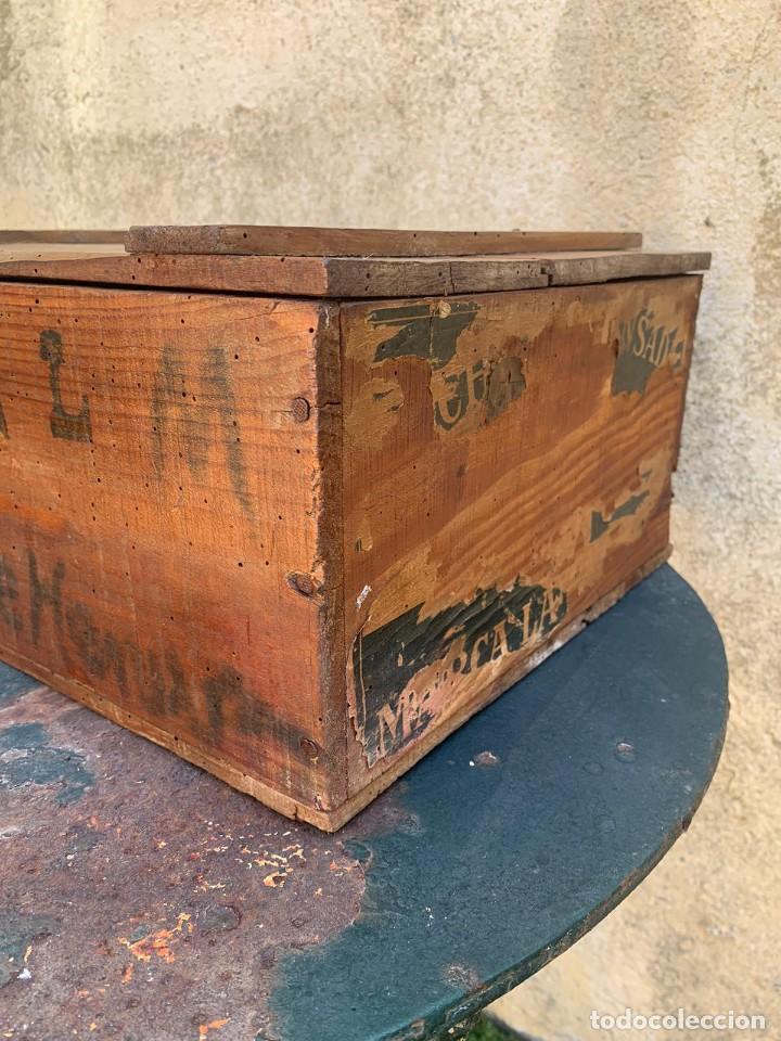 Antig&uuml;edades: Caja de madera Leche Condensada La Lechera. - Foto 3