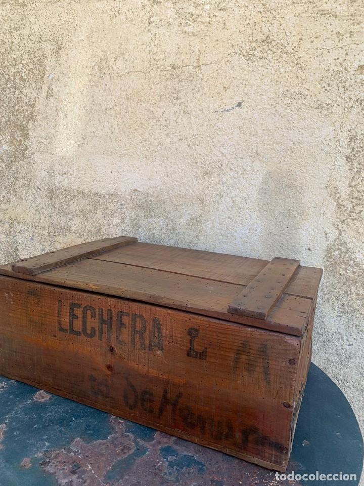 Antig&uuml;edades: Caja de madera Leche Condensada La Lechera. - Foto 8