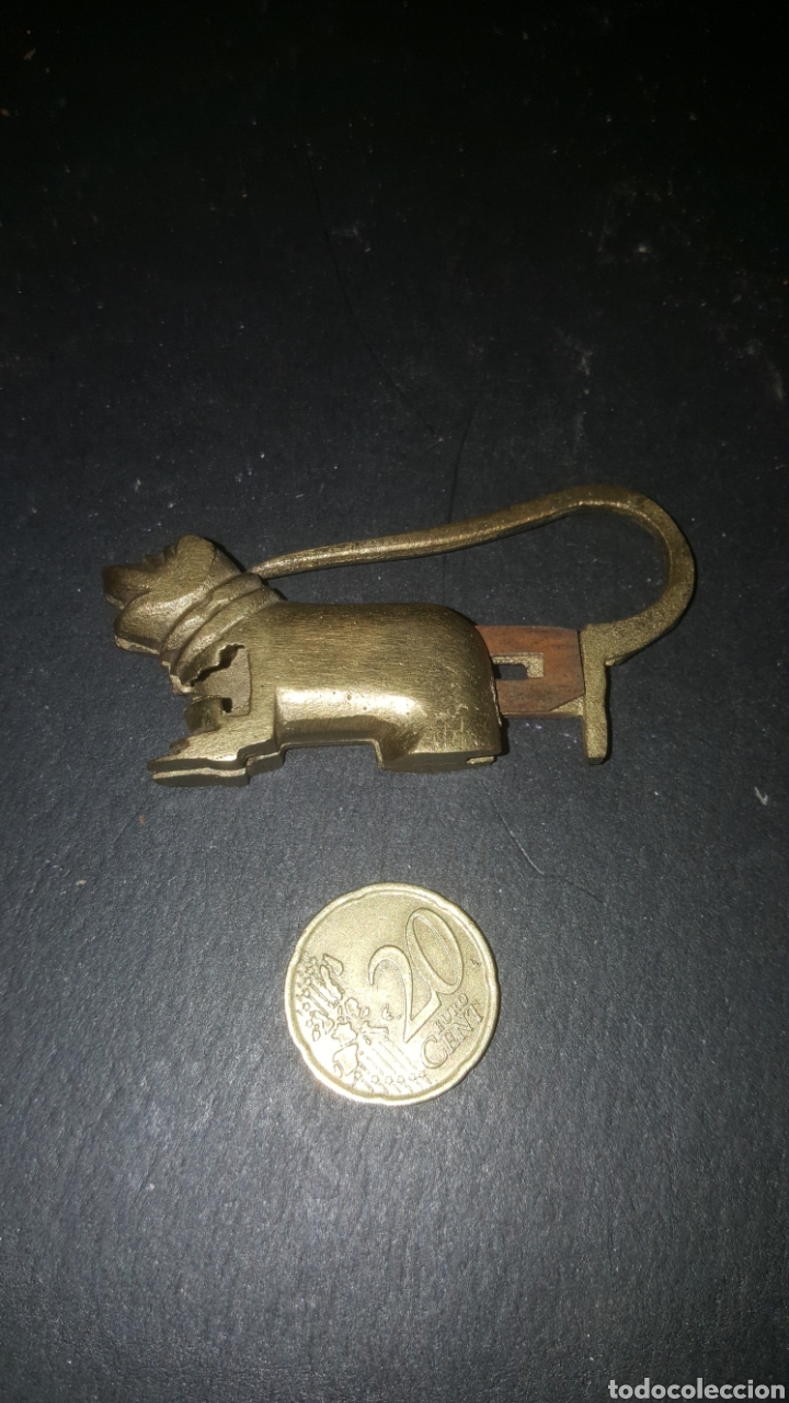 Antig&uuml;edades: Candado oriental en bronce - Foto 1