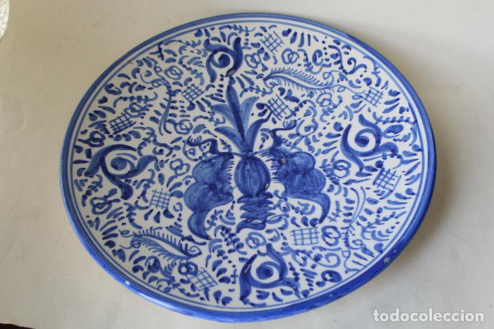 Antig&uuml;edades: Plato de Manises azul - Foto 3