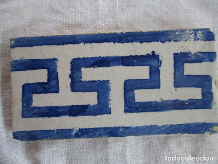 Antig&uuml;edades: Azulejo antiguo pintado - Foto 1