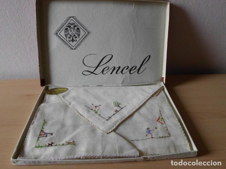 Antigüedades: Caja vintage con 3 pañuelos Suizos marca Lencel - Foto 1 - 219444052