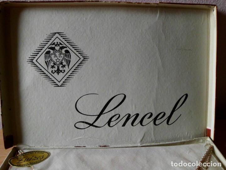 Antigüedades: Caja vintage con 3 pañuelos Suizos marca Lencel - Foto 3 - 219444052