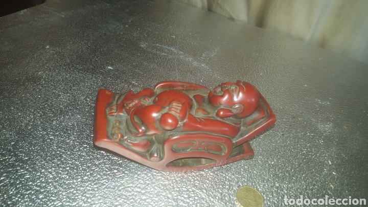 Antig&uuml;edades: Figura roja de buda en hamaca - Foto 3