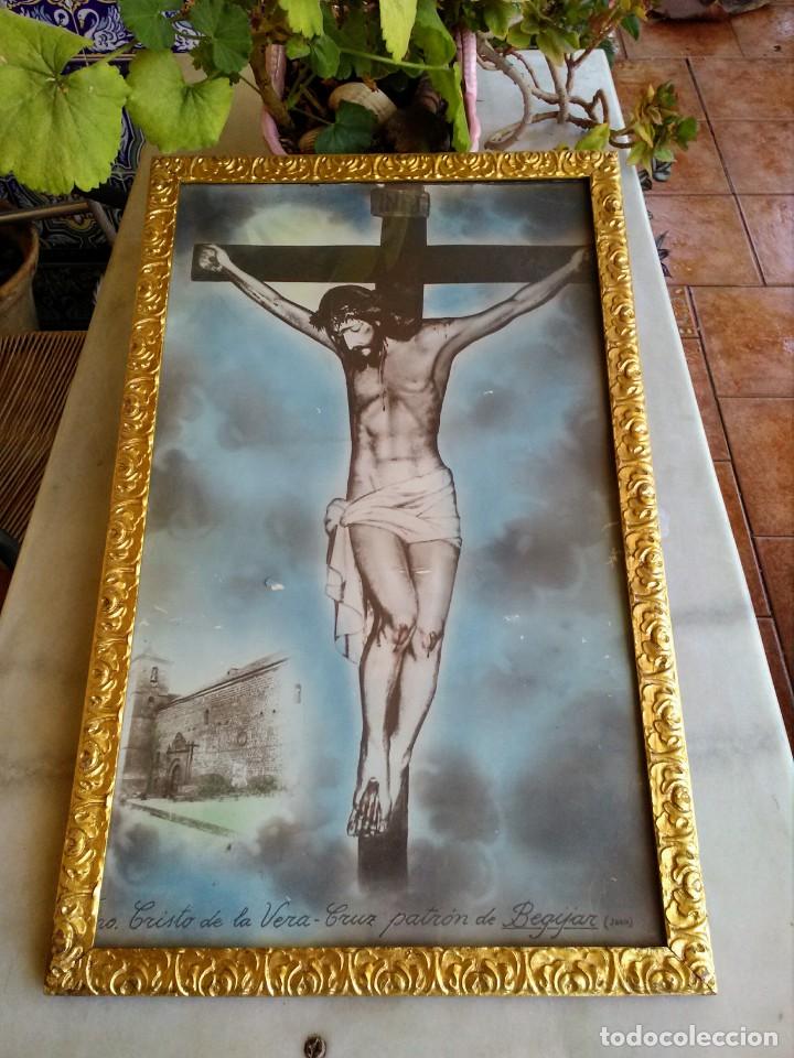 Antig&uuml;edades: Marco de madera dorada con estampa del Cristo de la Veracruz - Foto 1