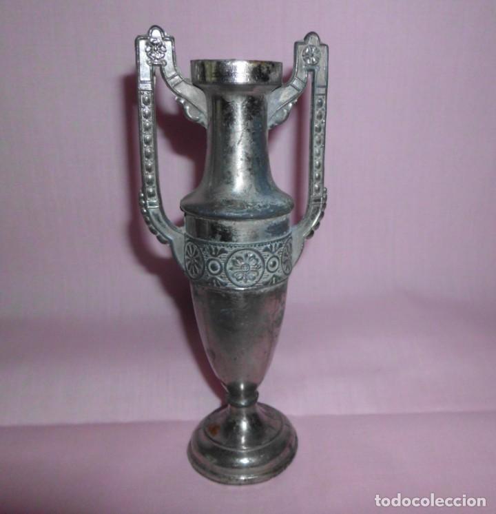Antig&uuml;edades: Jarr&oacute;n violetero de Peltre - Foto 1