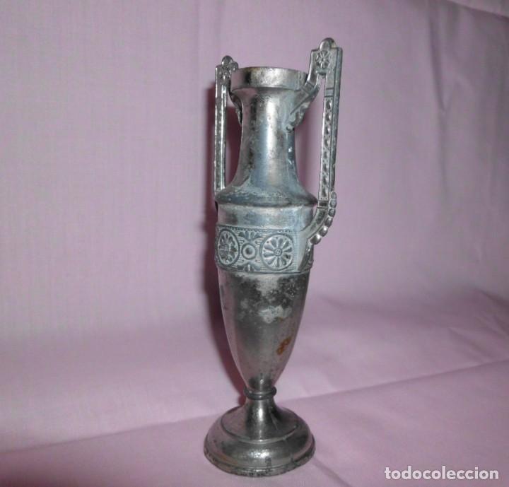 Antig&uuml;edades: Jarr&oacute;n violetero de Peltre - Foto 2