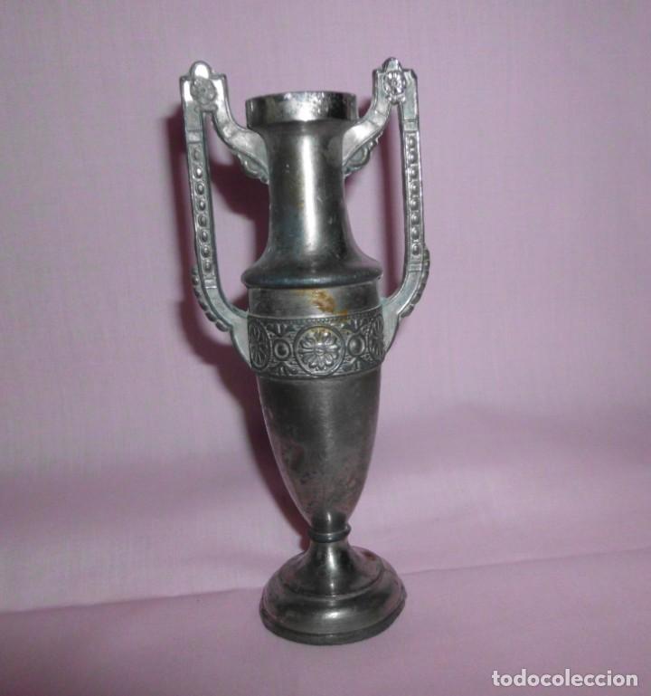 Antig&uuml;edades: Jarr&oacute;n violetero de Peltre - Foto 3