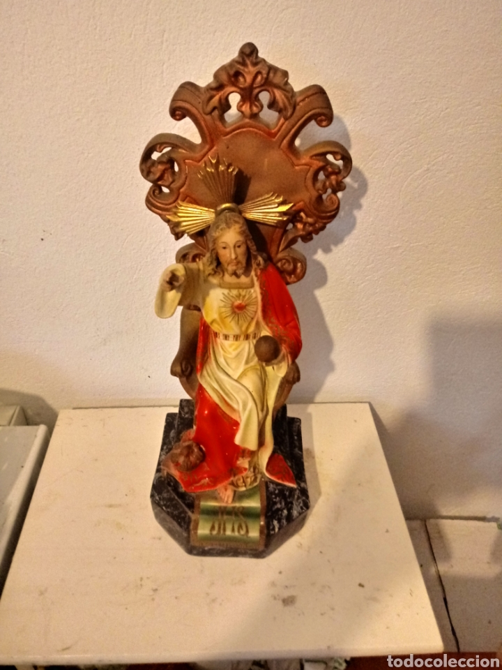 Antig&uuml;edades: Corazon de Jesus de escayola con peana - Foto 1