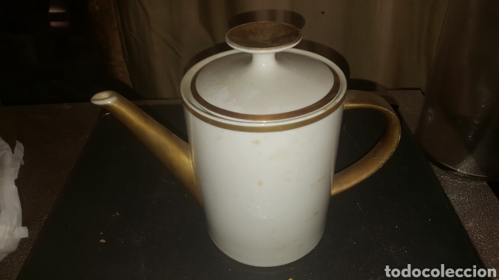 Antig&uuml;edades: Cafetera de porcelana filo de oro - Foto 1