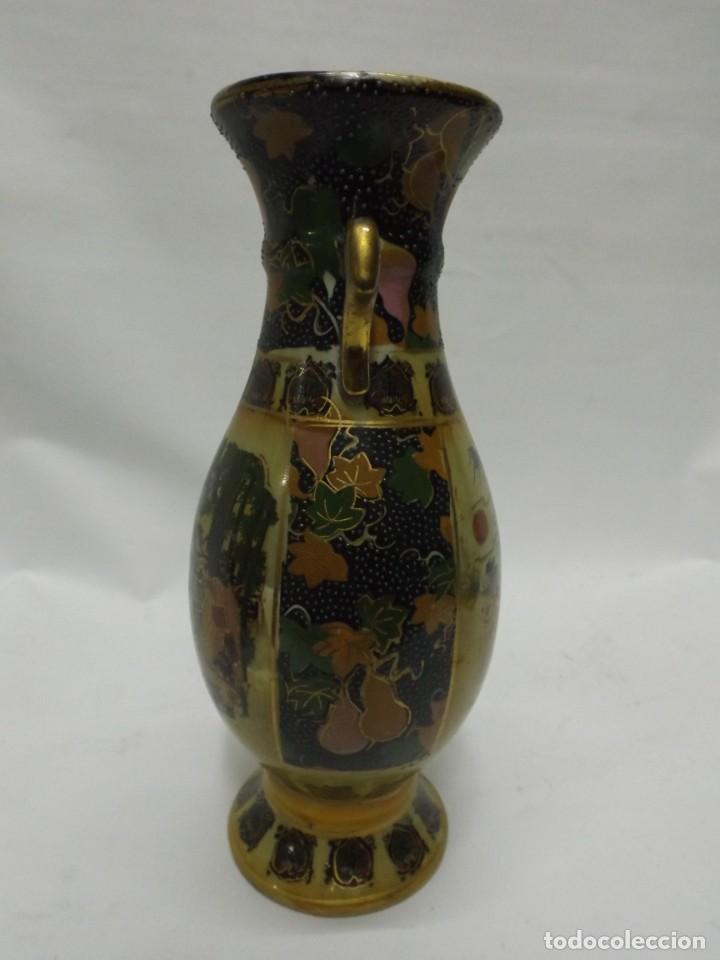 Antig&uuml;edades: JARR&Oacute;N CHINO CON RELIEVES. Altura 25cms - Foto 1