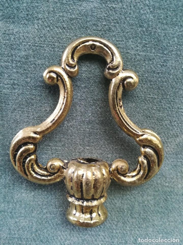 Antig&uuml;edades: ARGOLLA DE BRONCE MACIZO PARA COLGAR L&Aacute;MPARA DE TECHO - Foto 2