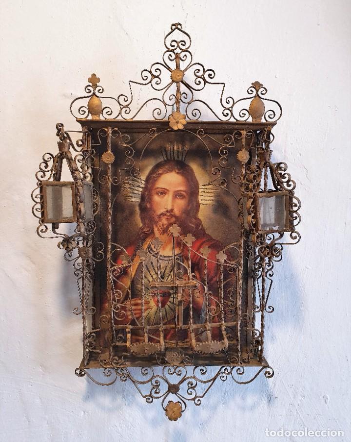 Antig&uuml;edades: SAGRADO CORAZON EN REJA CON FAROLES - Foto 1