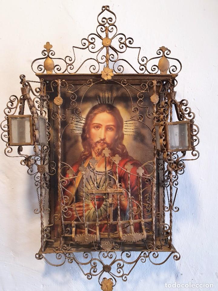 Antig&uuml;edades: SAGRADO CORAZON EN REJA CON FAROLES - Foto 2
