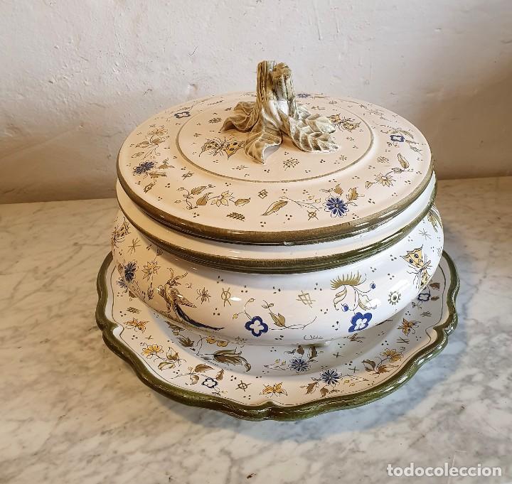 Antig&uuml;edades: SOPERA + PLATO DE PORCELANA CASES DE MANISES - Foto 1