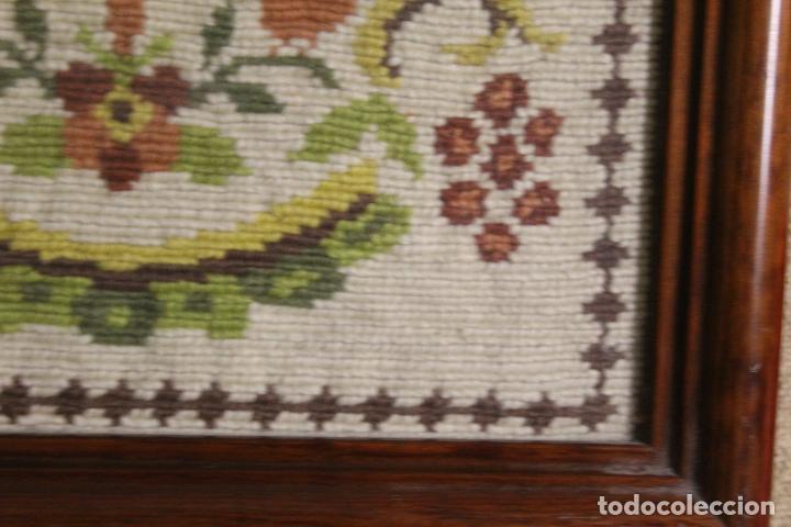 Antig&uuml;edades: bordado emarcado - Foto 2