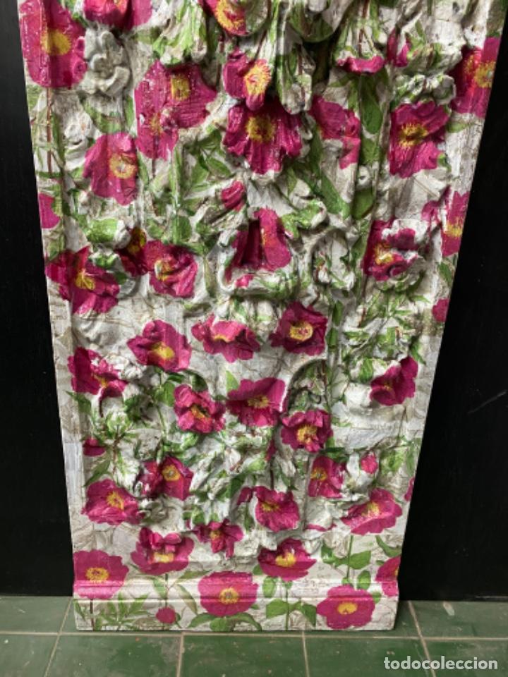 Antig&uuml;edades: Tabla decorada con motivos florales. - Foto 3