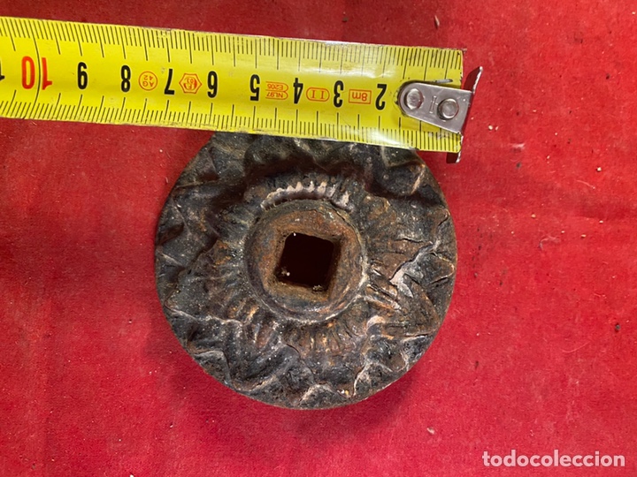 Antig&uuml;edades: Embellecedor hierro puerta - Foto 3