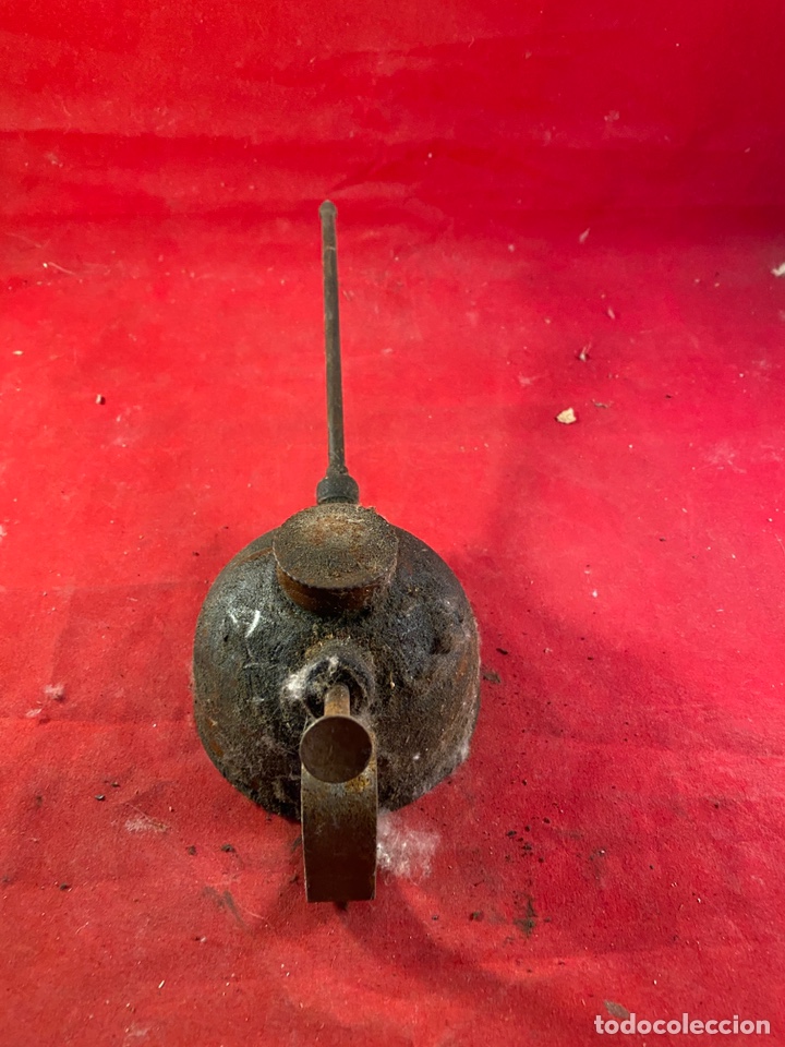 Antig&uuml;edades: Aceitera de hierro - Foto 2