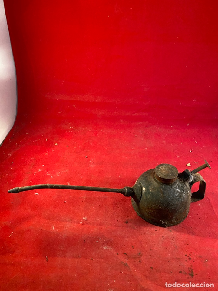 Antig&uuml;edades: Aceitera de hierro - Foto 3