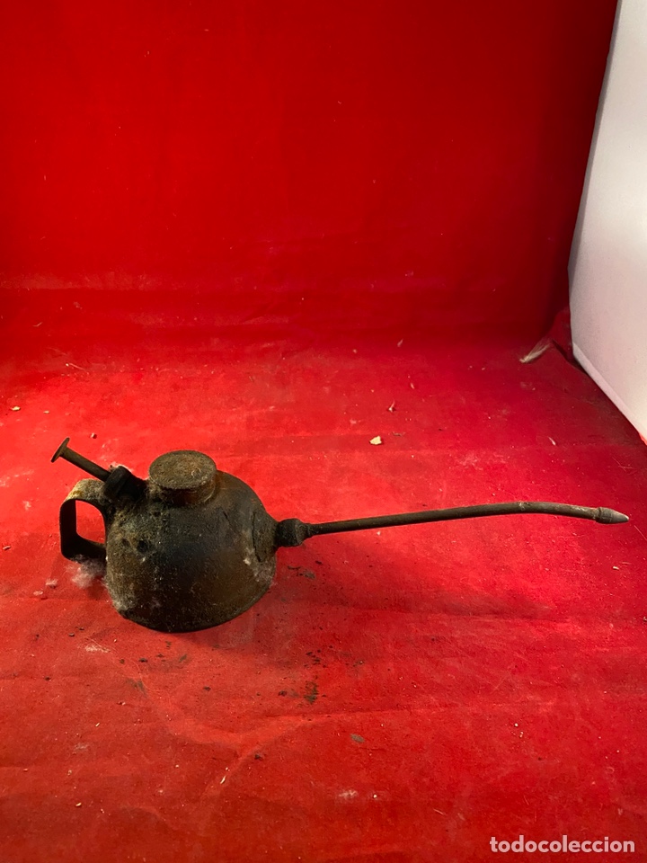 Antig&uuml;edades: Aceitera de hierro - Foto 1