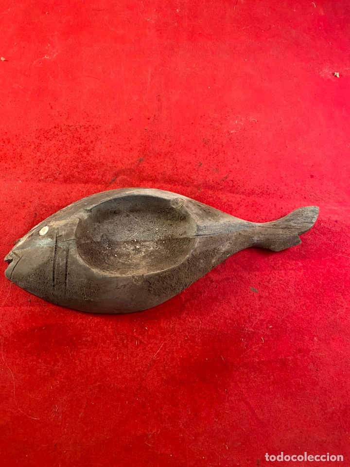 Antig&uuml;edades: Cenicero madera en forma de pez - Foto 1